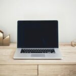 How to clean a Macbook screen?